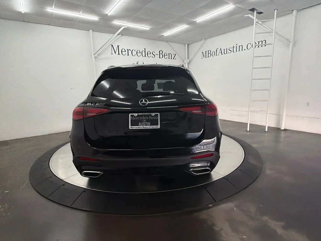New 2027 Black Mercedes-Benz GLC 300 image 6