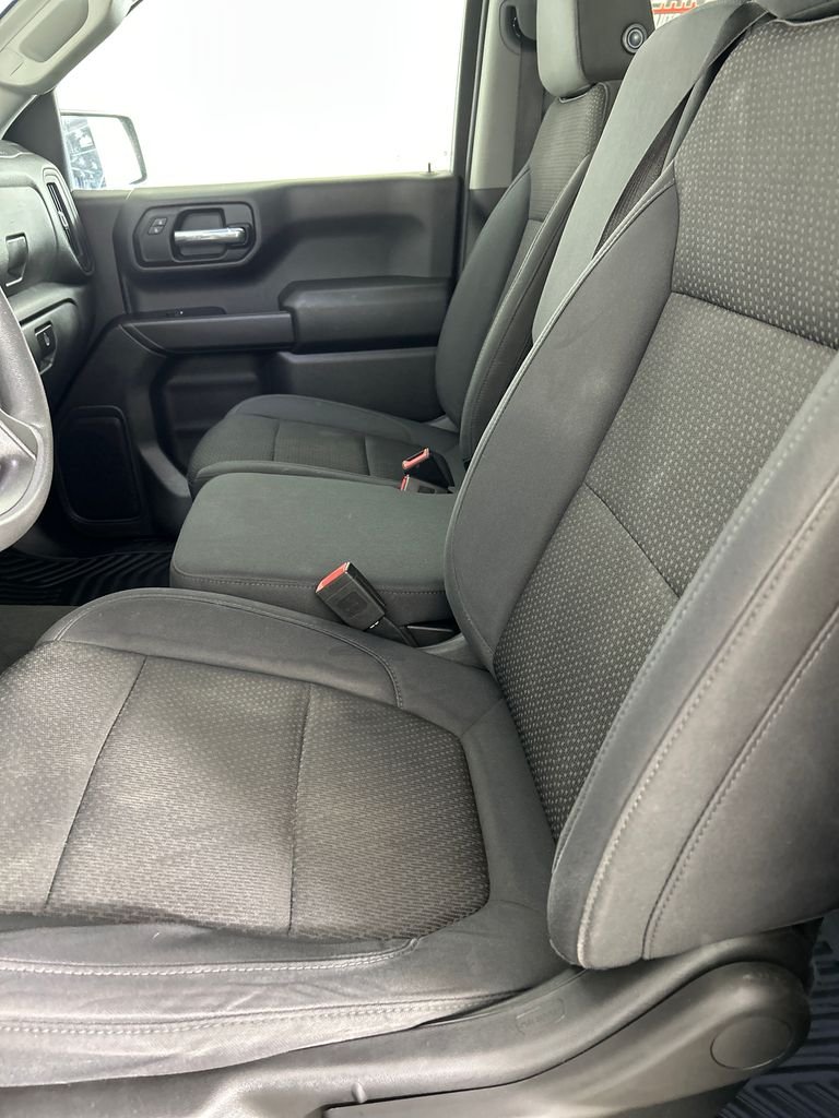 Used 2019 Silver Chevrolet Custom image 13