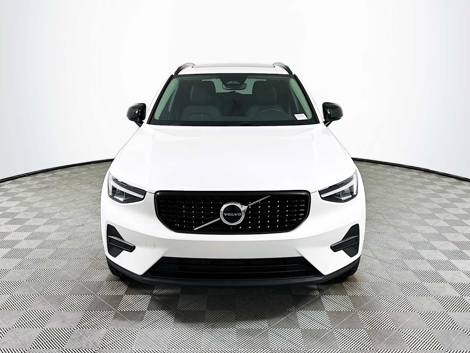 New 2026 Crystal White Volvo Core image 2