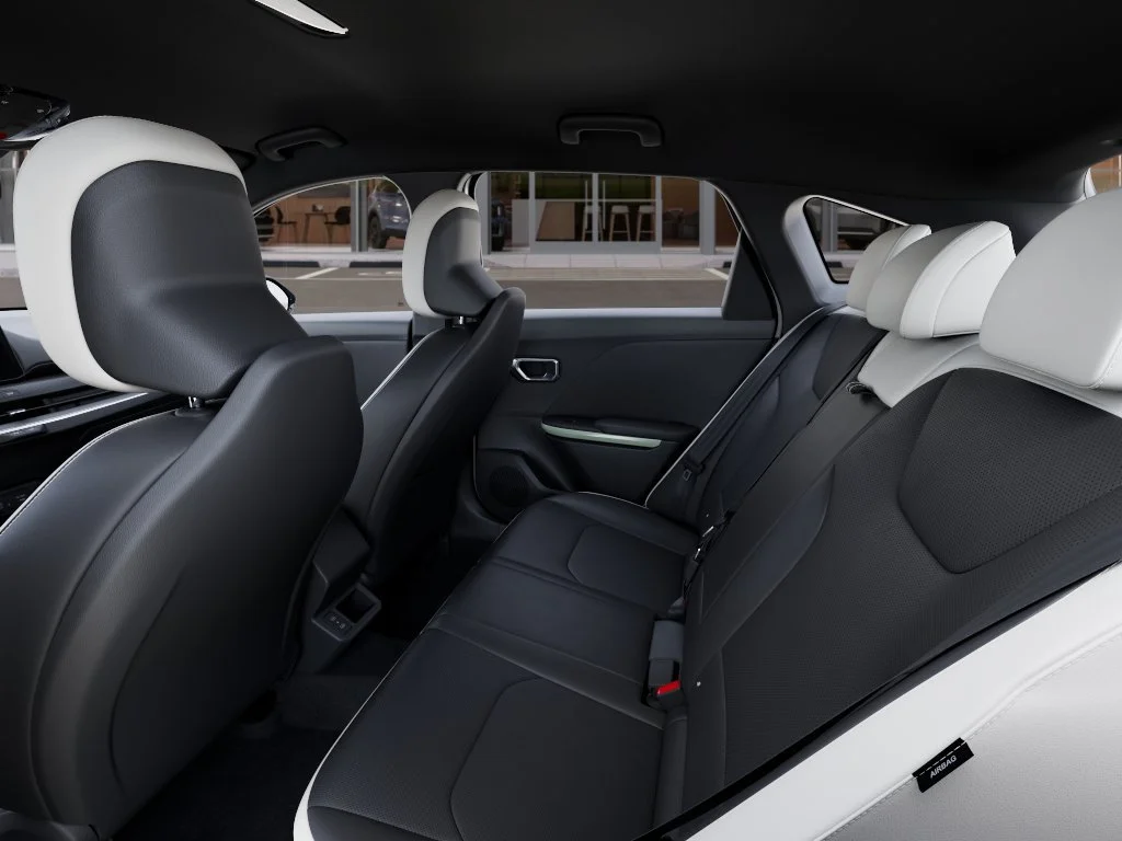New 2027 Snow White Pearl Kia GT-Line image 18