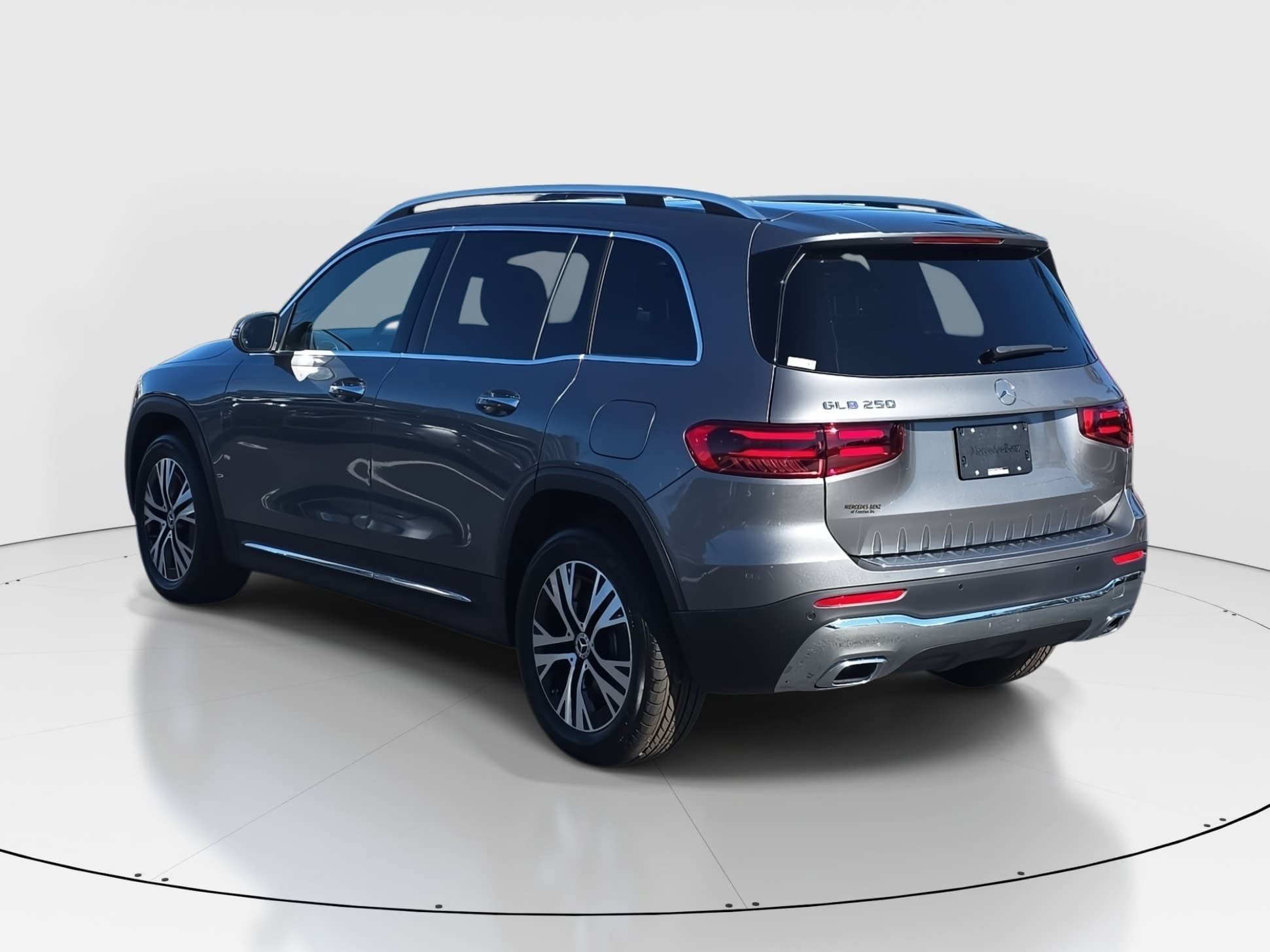 New 2026 Mountain Grey Metallic Mercedes-Benz GLB250 image 8