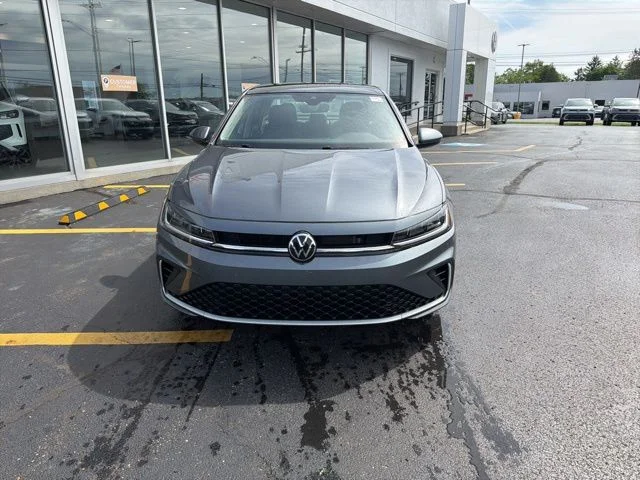 Used 2025  Volkswagen 1.5T SE image 6