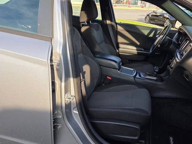 Used 2015 Silver Dodge SE image 15