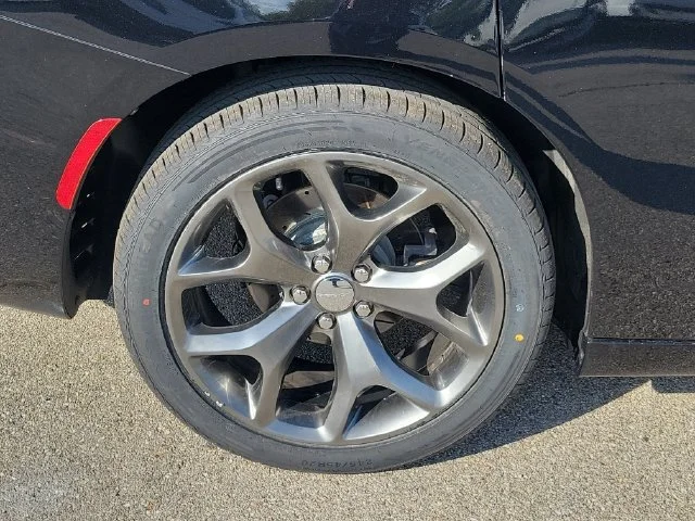 Used 2021 Black Dodge SXT image 7