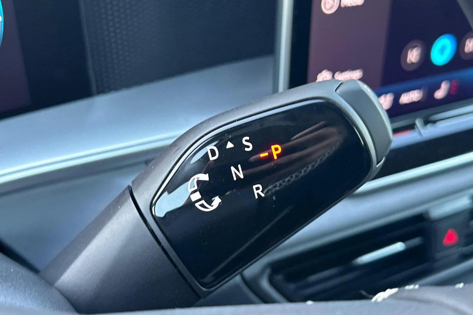 New 2026 Monterey Blue Pearl Volkswagen SE image 20