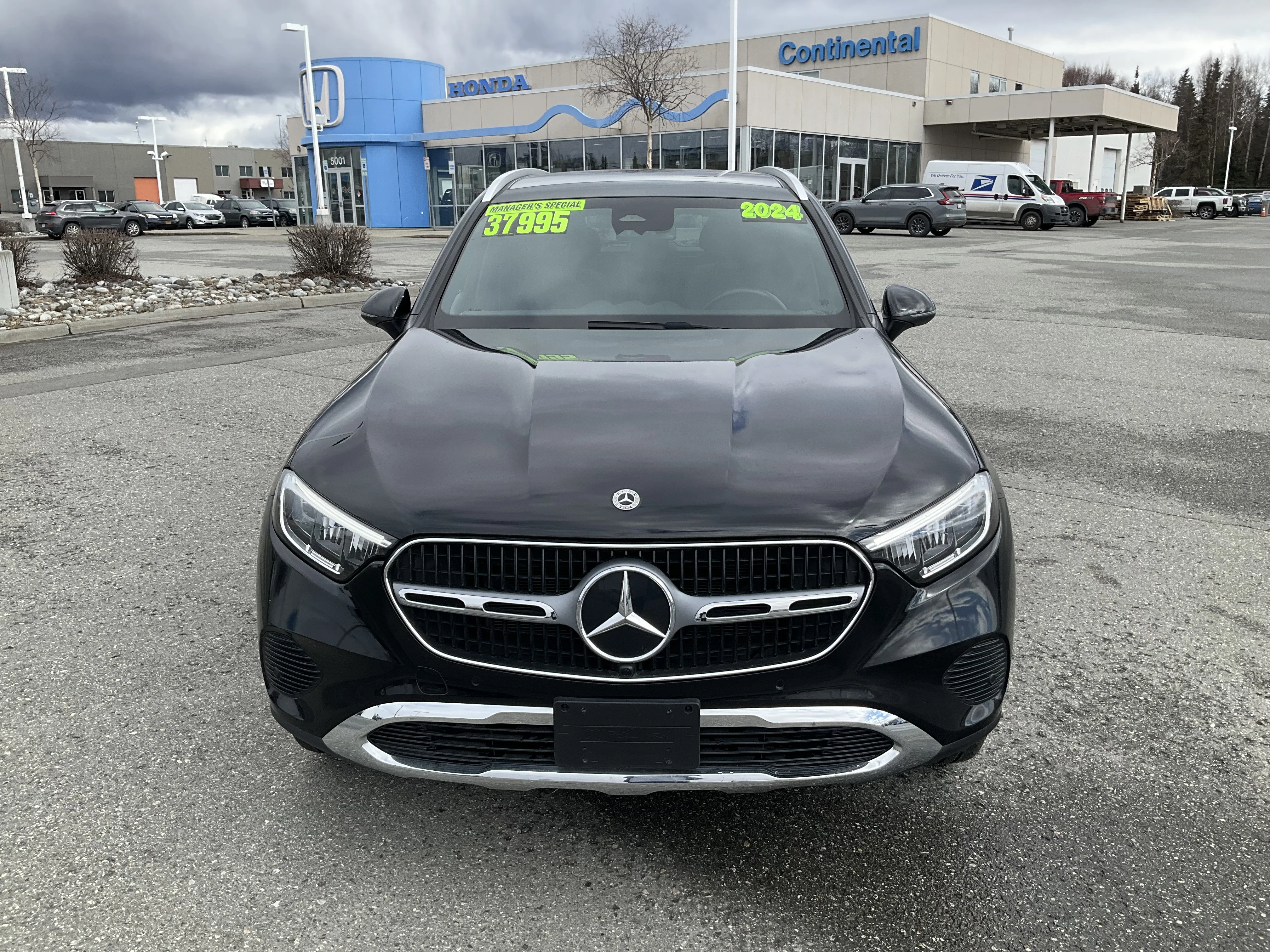 Used 2024  Mercedes-Benz GLC 300 image 2