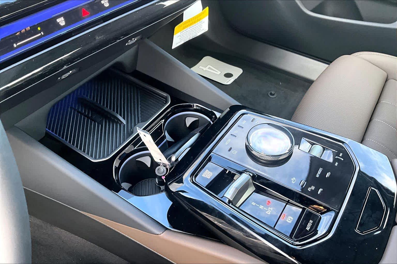 Used 2027 Mineral White Metallic BMW 530i image 7