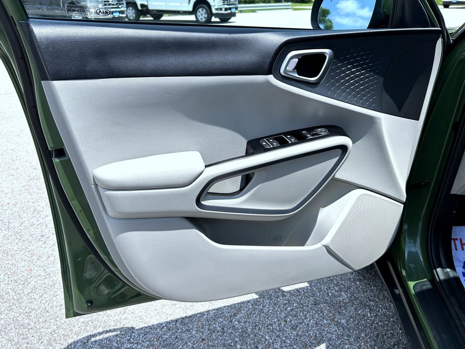 Used 2020 Green Kia EX image 10