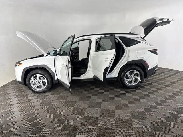 Used 2023 White Hyundai SEL image 12