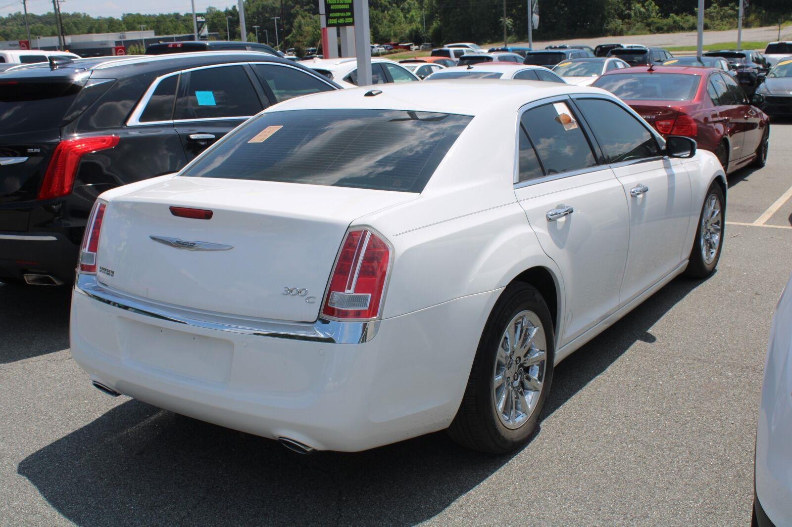 Used 2014 Bright White Clearcoat Chrysler 300C image 3