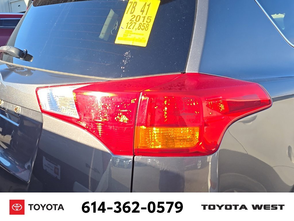 Used 2015 Gray Toyota LE image 9