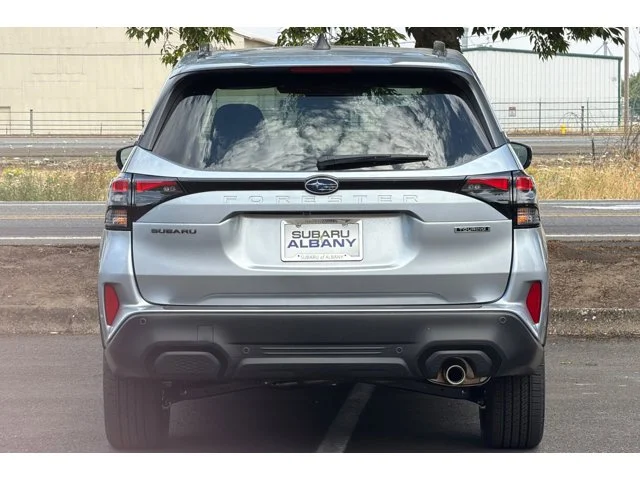 New 2026 ICE SILVER METALLIC Subaru Touring image 5