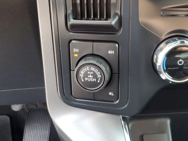 New 2026 Oxford White Ford XLT image 27