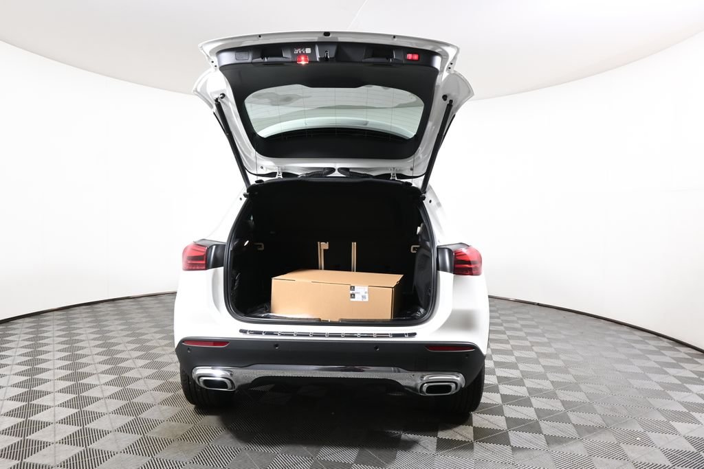 New 2026 Polar White Mercedes-Benz GLA 250 image 32