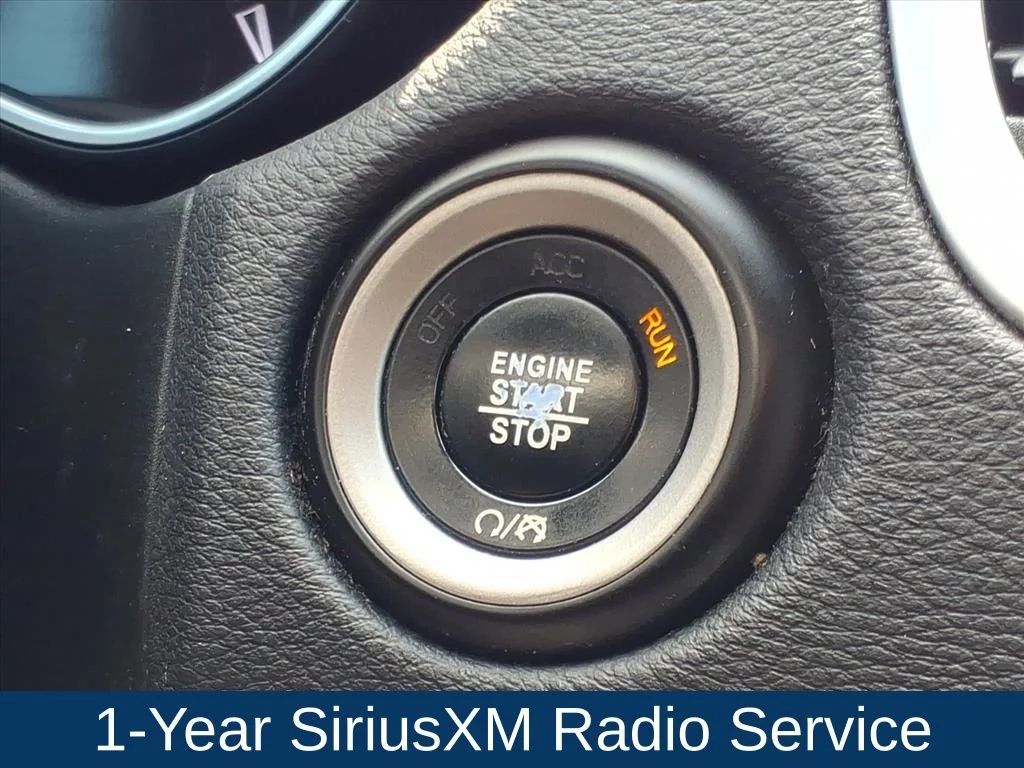 Used 2019  Dodge SXT Plus image 9