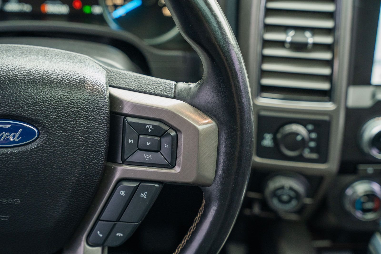 Used 2018 Blue Ford Limited image 44