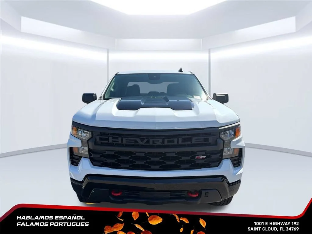 Used 2025 Summit White Chevrolet Custom Trail Boss image 9