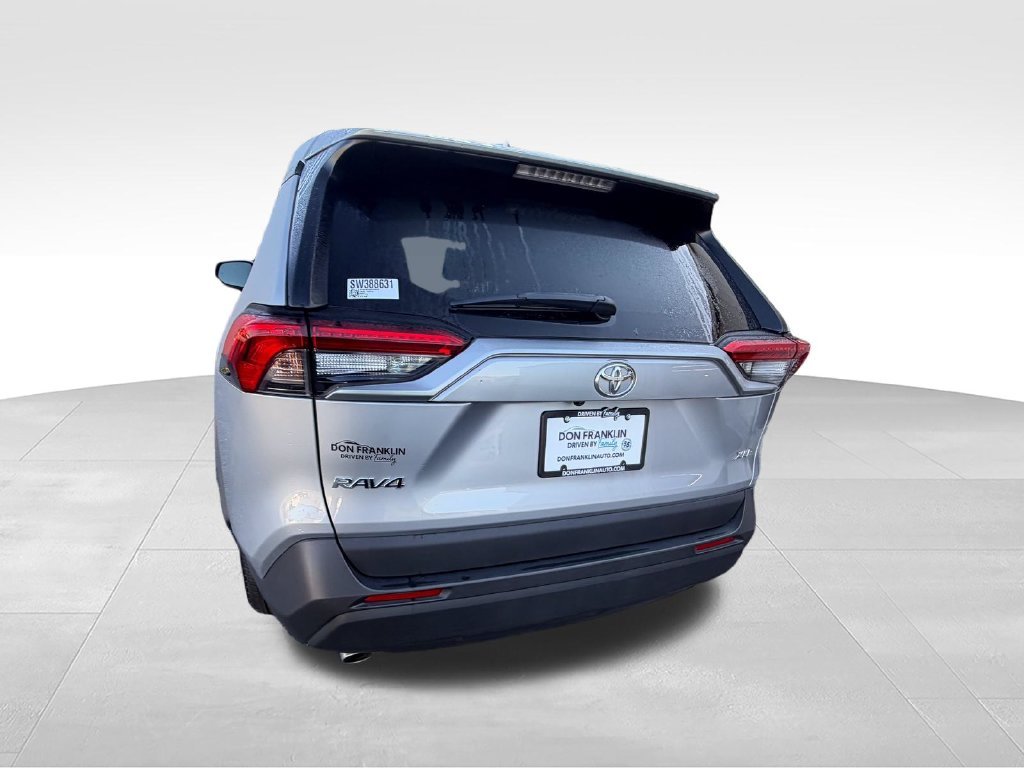 Used 2025 Silver Toyota XLE image 4