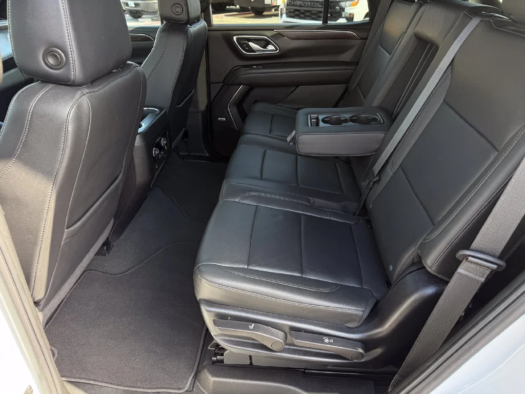 Used 2024 Summit White Chevrolet LT image 18