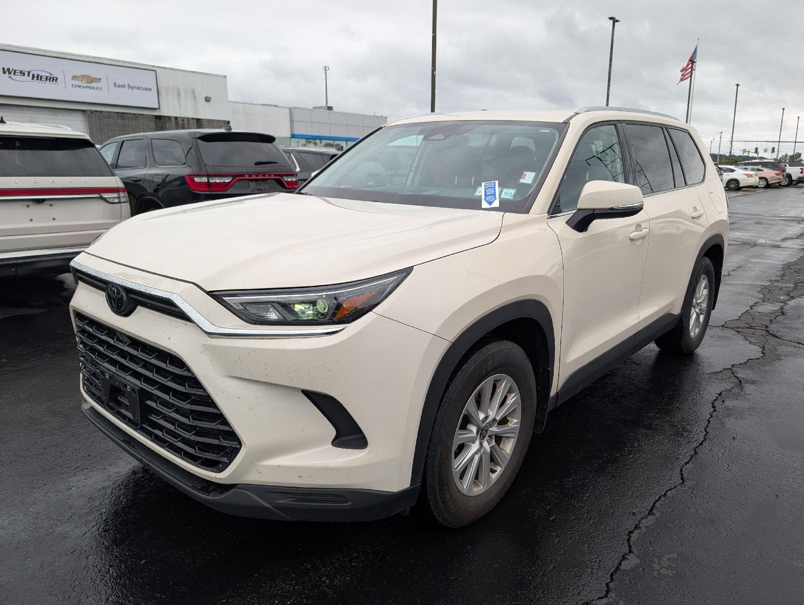 Used 2024 Coastal Cream Toyota XLE image 4