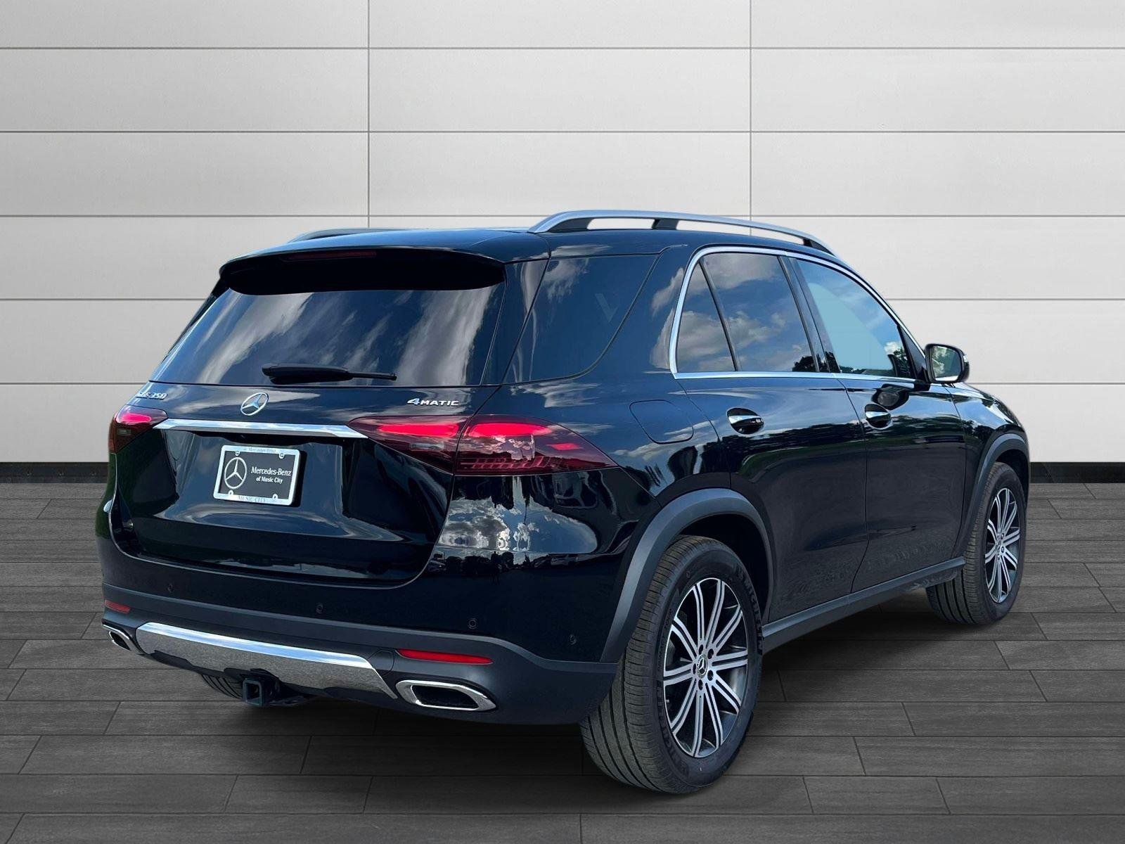 Used 2026 Black Mercedes-Benz GLE 350 image 3