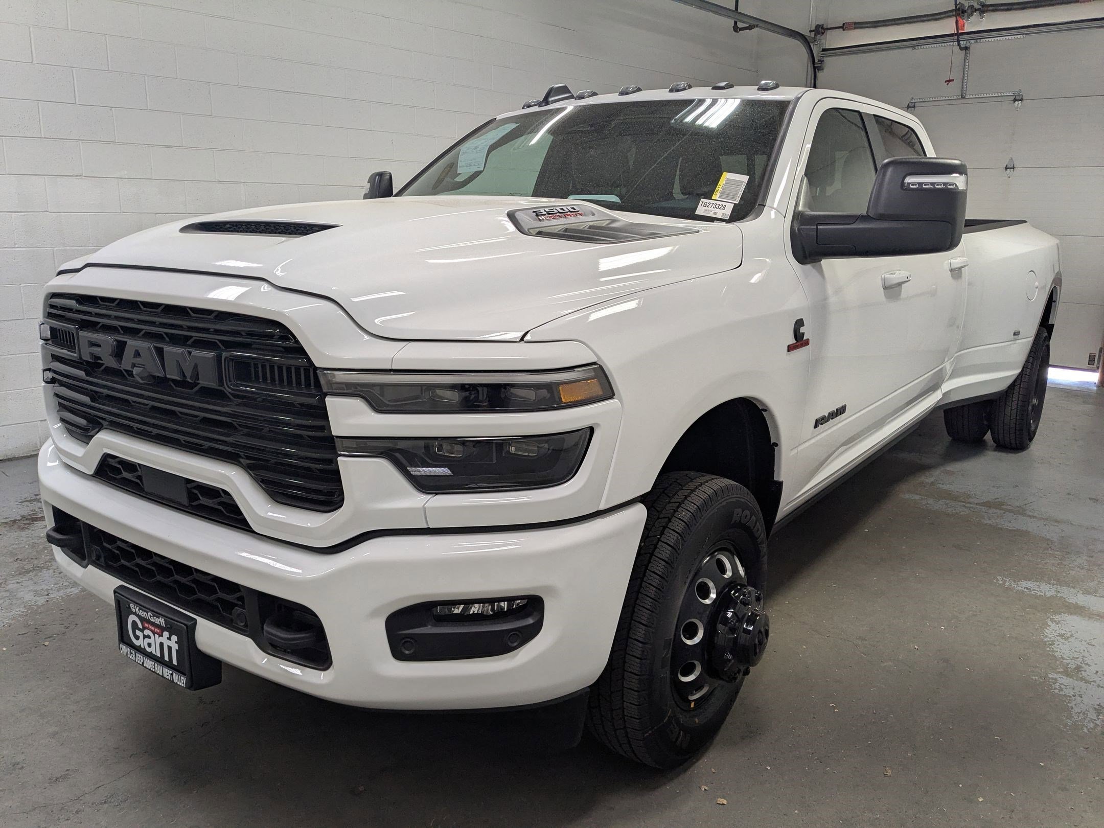 New 2026 Bright White Clear-Coat Exterior Paint RAM Laramie image 9
