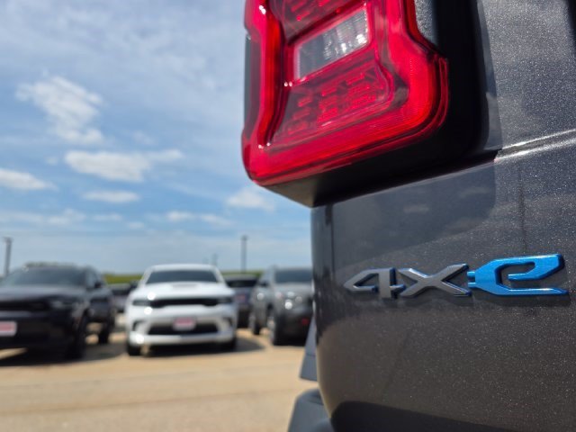 Certified Used 2022 Granite Crystal Metallic Clearcoat Jeep Unlimited Rubicon image 14