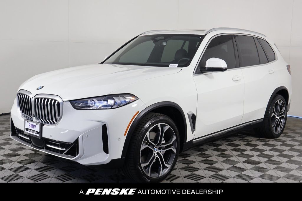 Used 2024 Alpine White BMW sDrive40i image 1