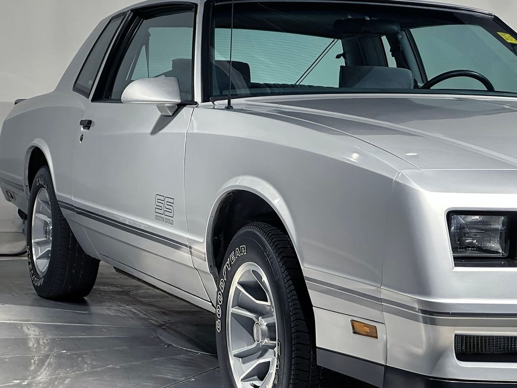 Used 1987 Gray Chevrolet  image 17