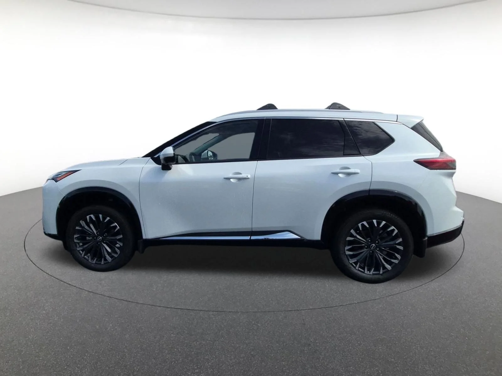 New 2026 Everest White Pearl TriCoat Nissan Platinum image 9