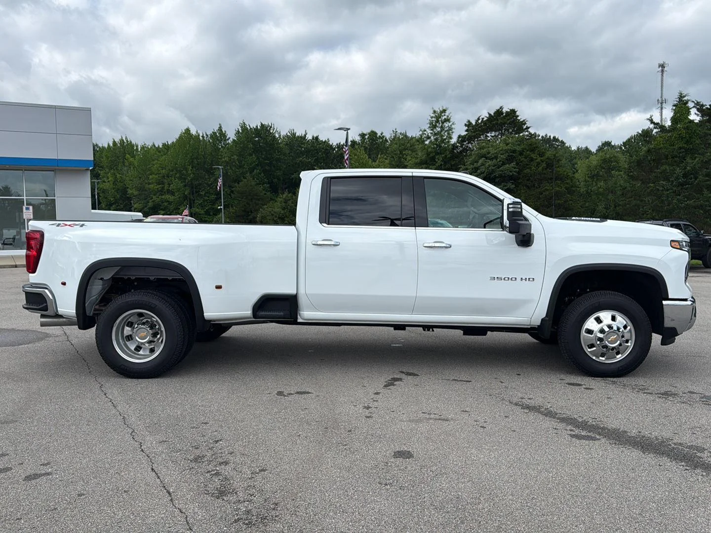 2026 Chevrolet Silverado 3500 HD LTZ - Photo 8
