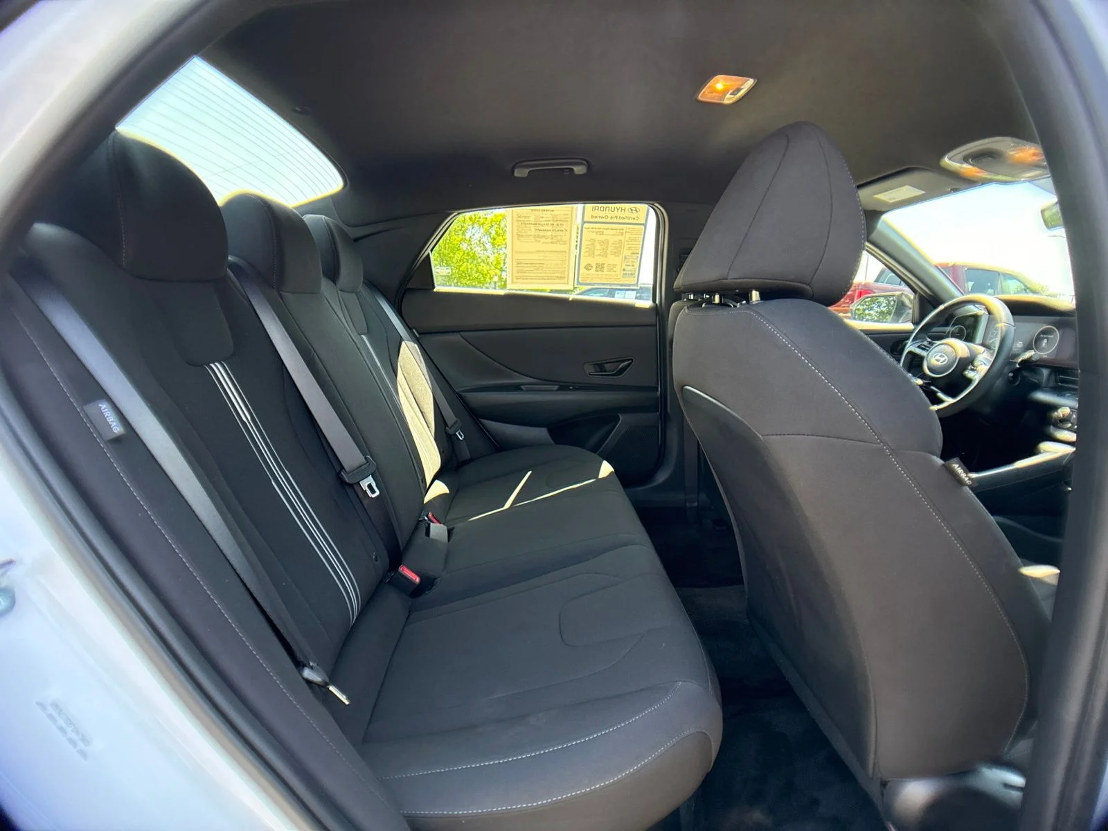 Used 2025 White Hyundai SEL Sport image 29