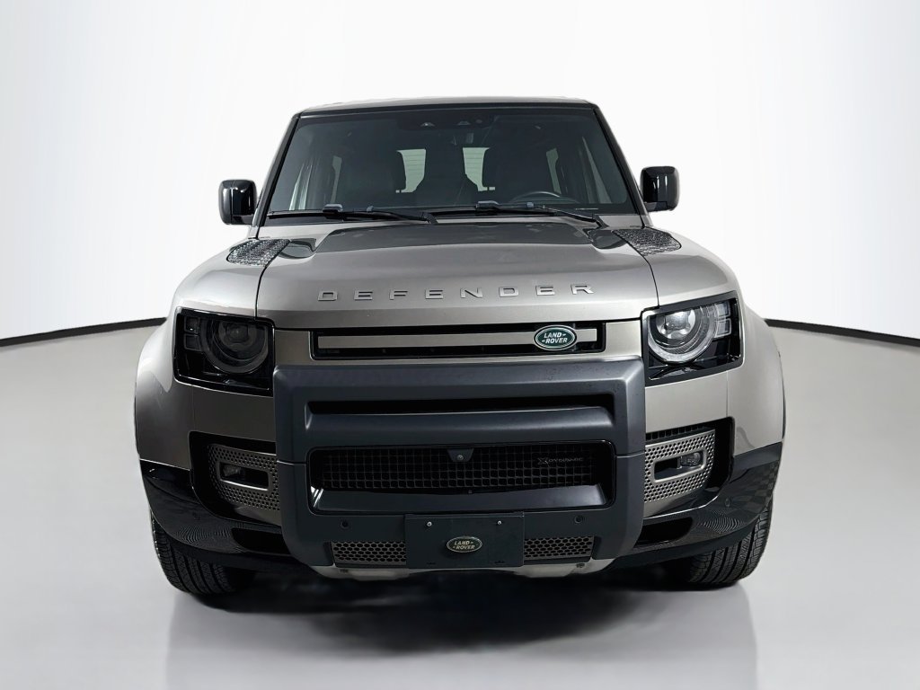 Used 2022 Gold Land Rover X-Dynamic S image 2