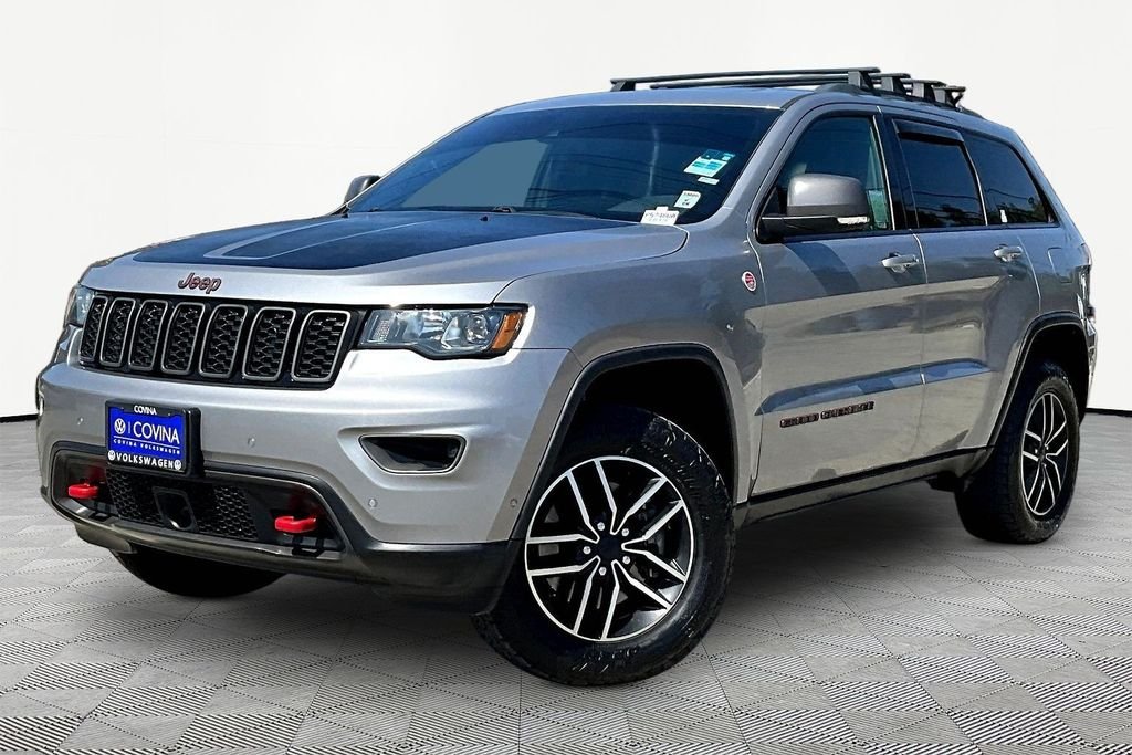 Used 2019 Silver Jeep Trailhawk image 3