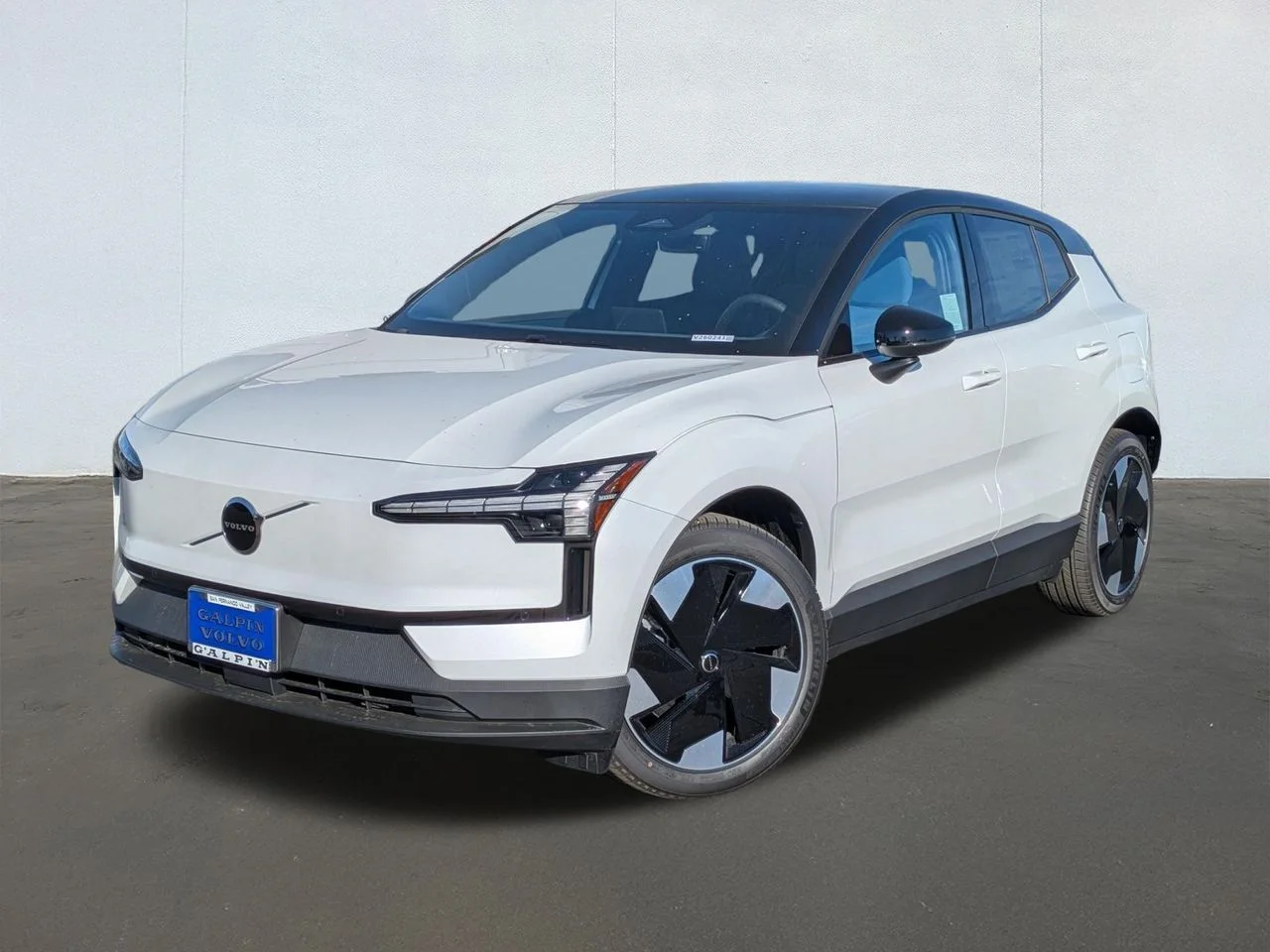2026 Volvo EX30 Twin Motor Performance Plus's photo