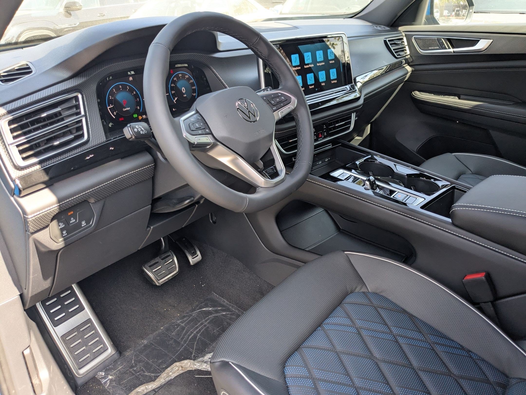 2026 Volkswagen Atlas Cross Sport SEL Premium R-LINE - Photo 6
