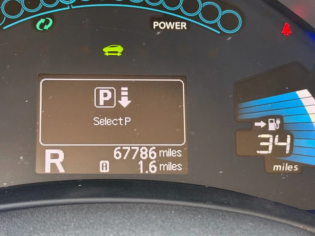 Used 2013 Silver Nissan SV image 24