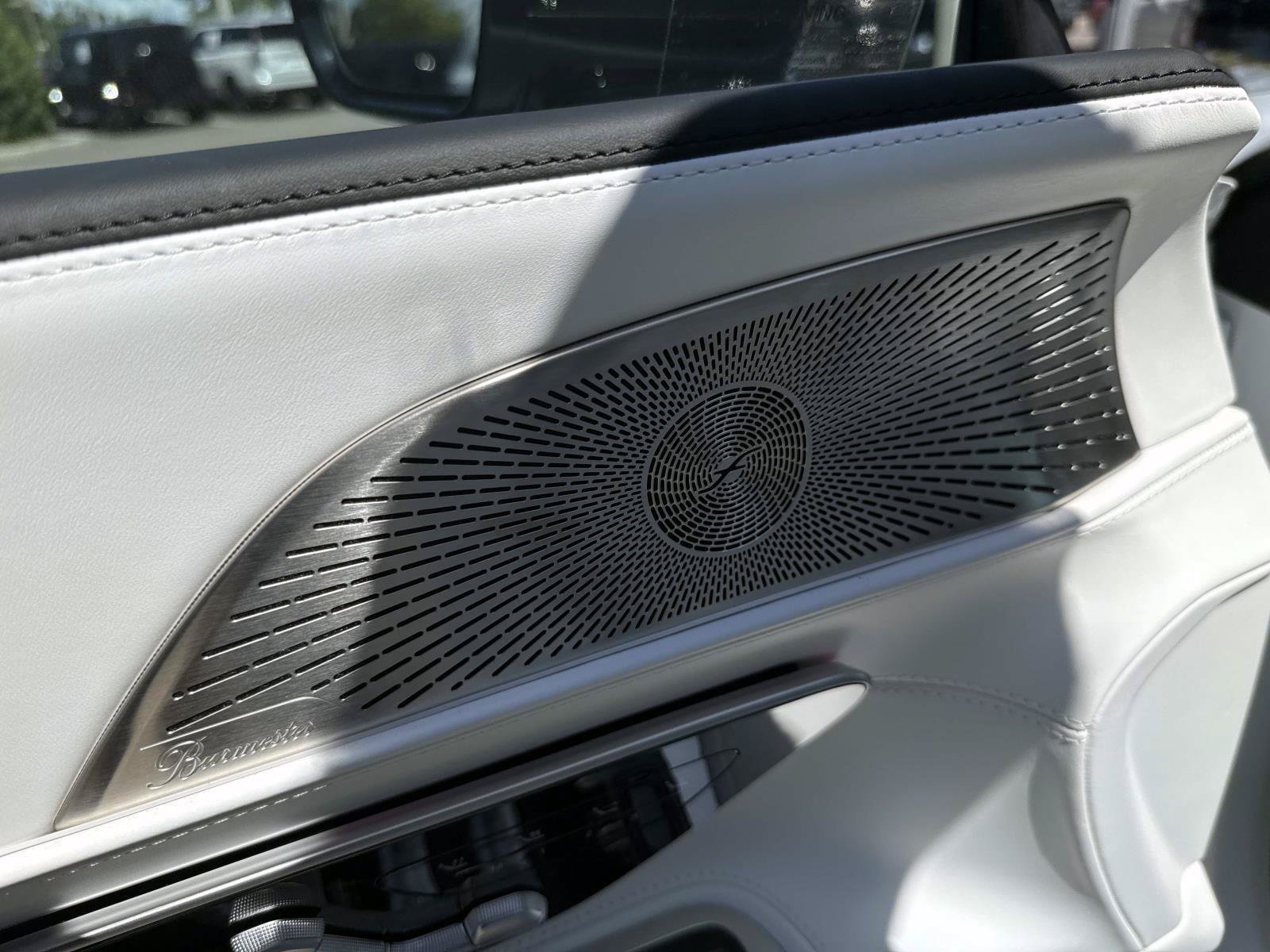 New 2027 Moonlight White Mercedes-Benz Maybach  680 Monogram Series Roadster image 21