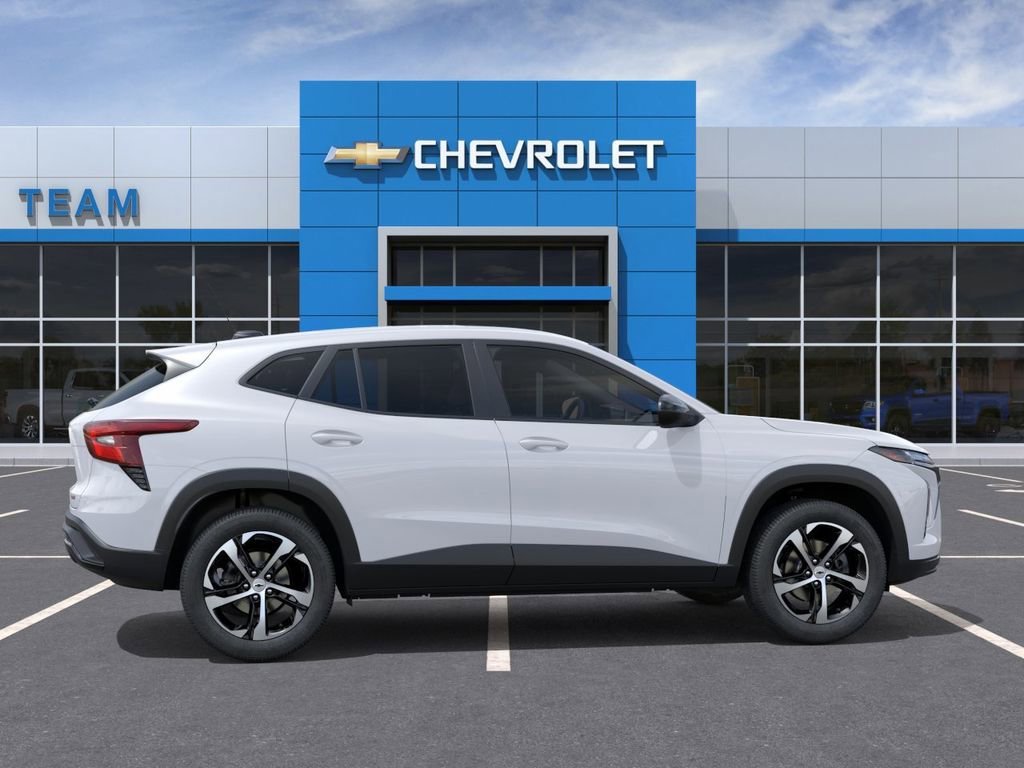 New 2026 Summit White Chevrolet 1RS image 5