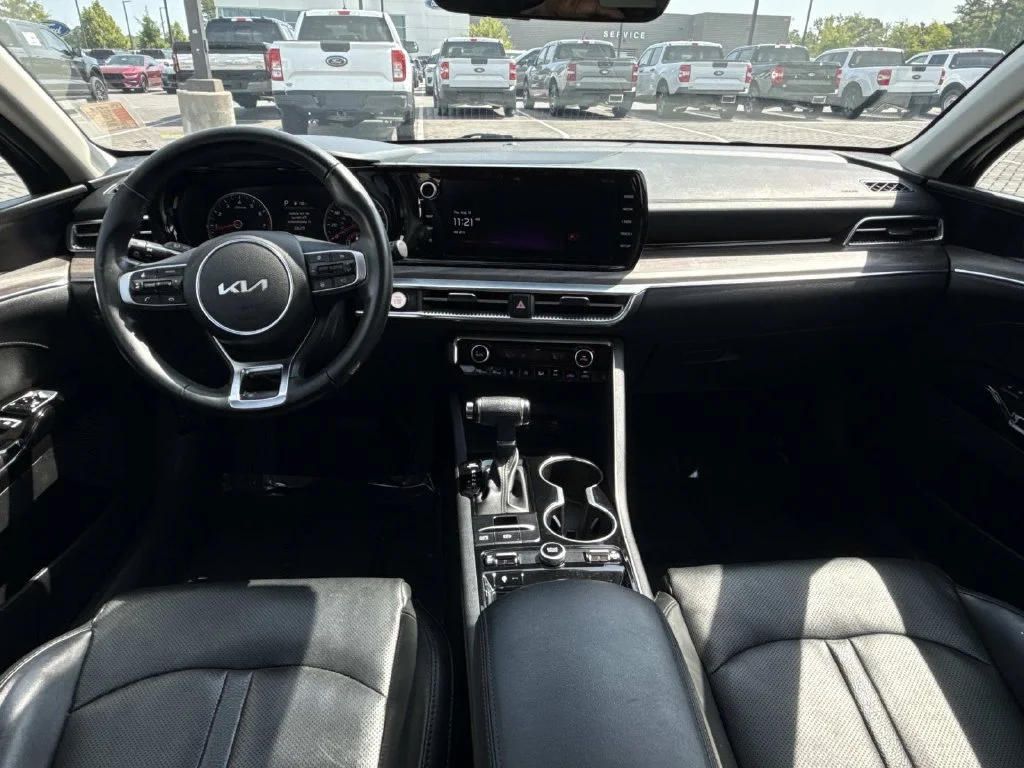 Used 2023 Black Kia EX image 26