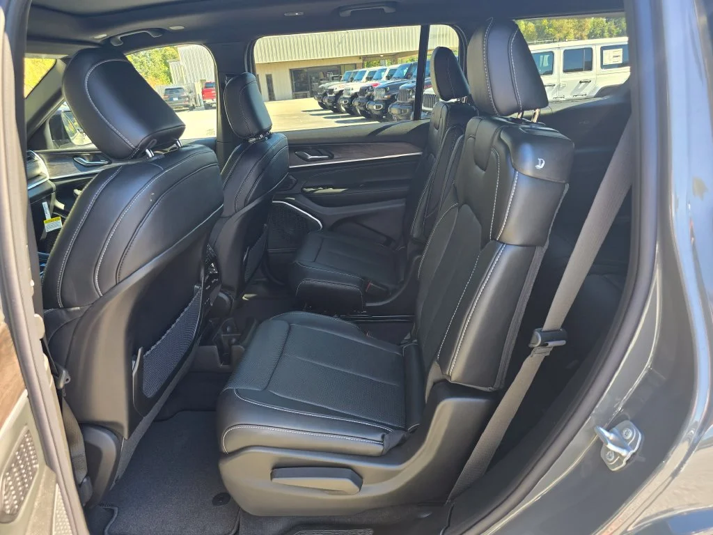 New 2027 Gray Jeep Limited Reserve image 10