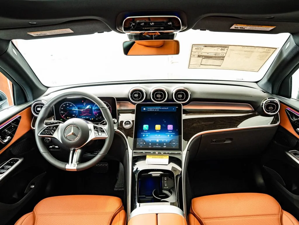 New 2026 Black Mercedes-Benz GLC 300 image 4
