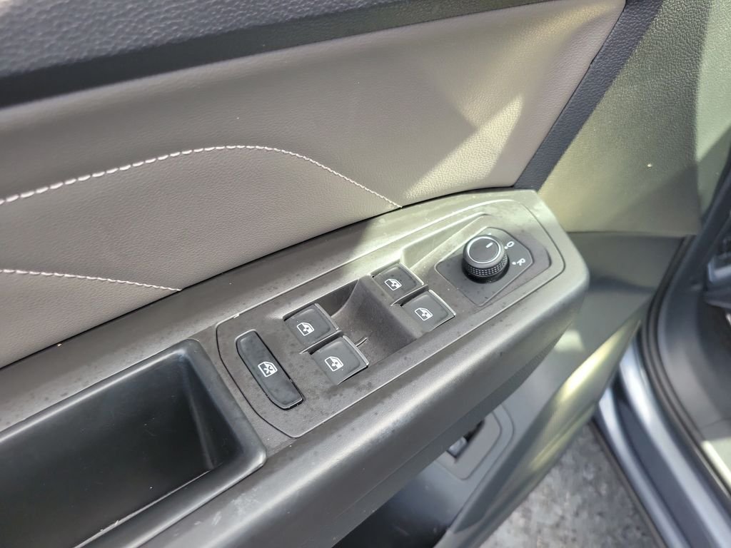 Used 2023 Gray Volkswagen 3.6L V6 SE w/Technology image 13