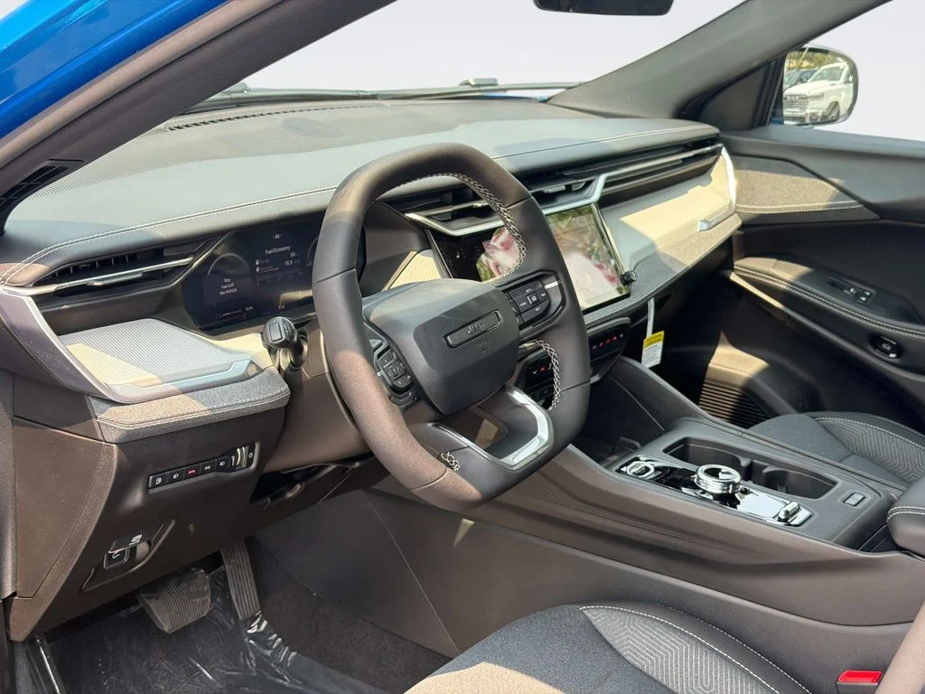 New 2026 Hydro Blue Pearl-Coat Exterior Paint Jeep Laredo image 16