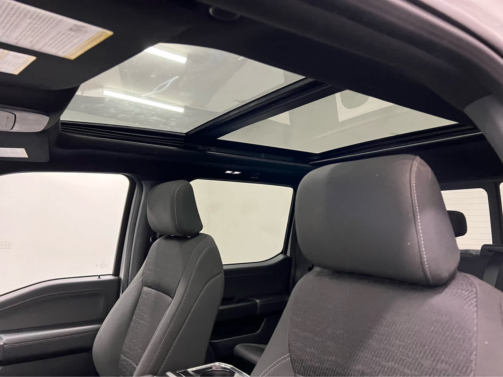 Used 2023 Avalanche Gray Ford XLT image 2