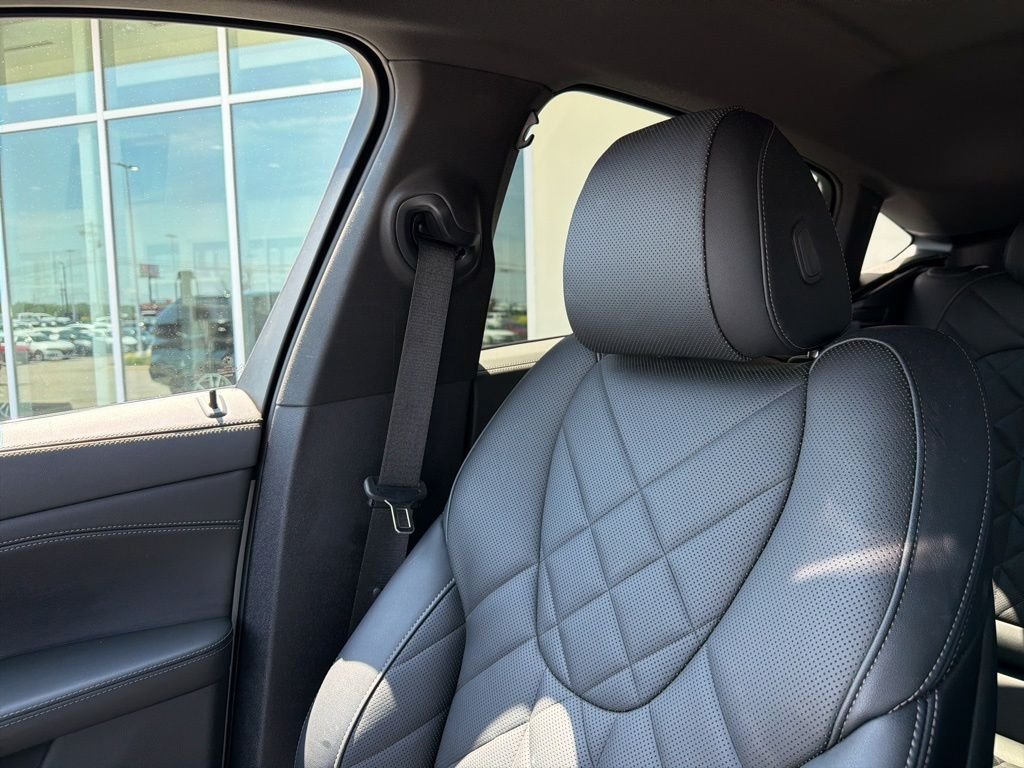 Used 2024 Alpine White BMW xDrive40i image 23