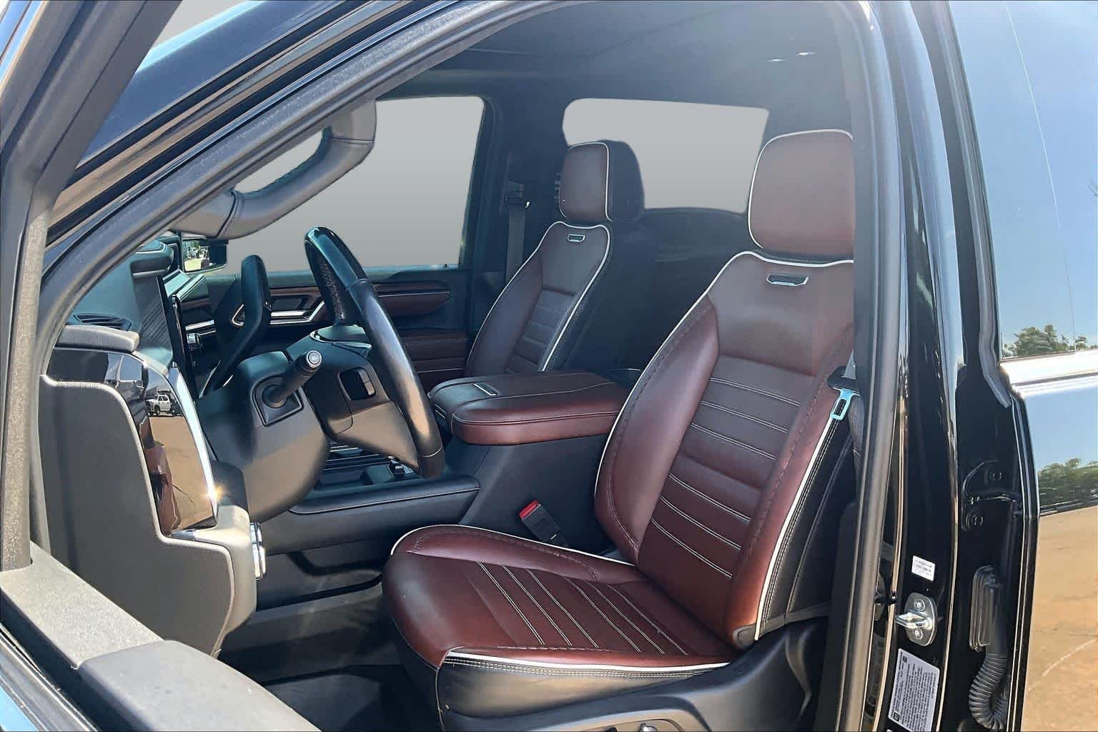 Used 2024 Onyx Black GMC Denali Ultimate image 7