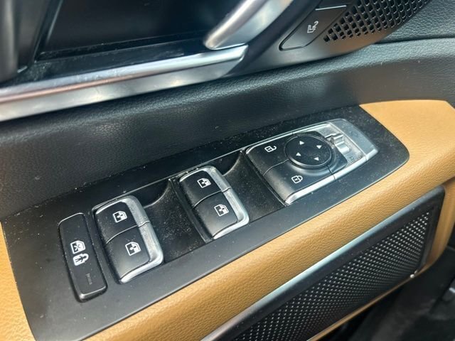 Used 2022 Black Kia SX image 18