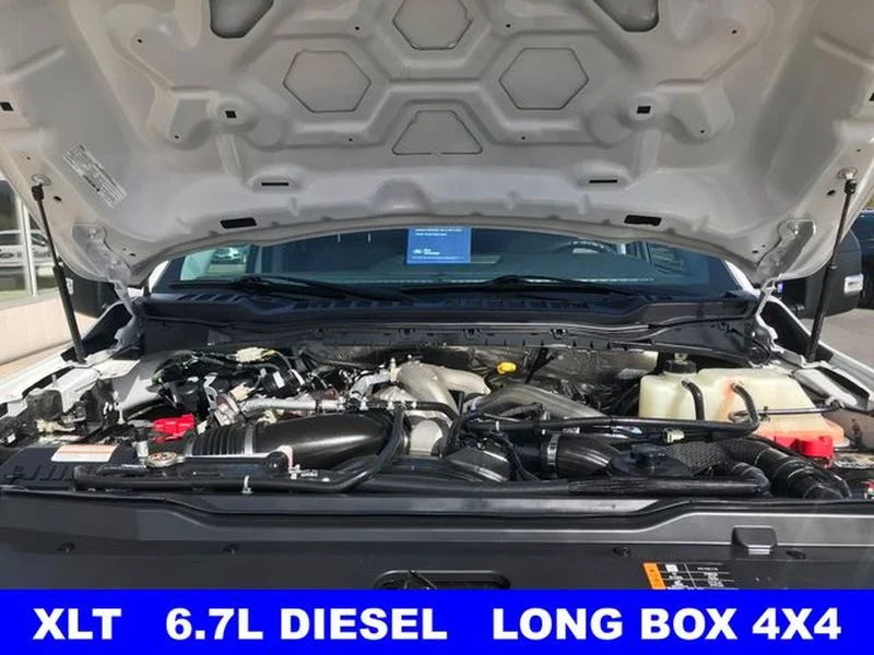 Certified Used 2024 Oxford White Ford XLT image 3