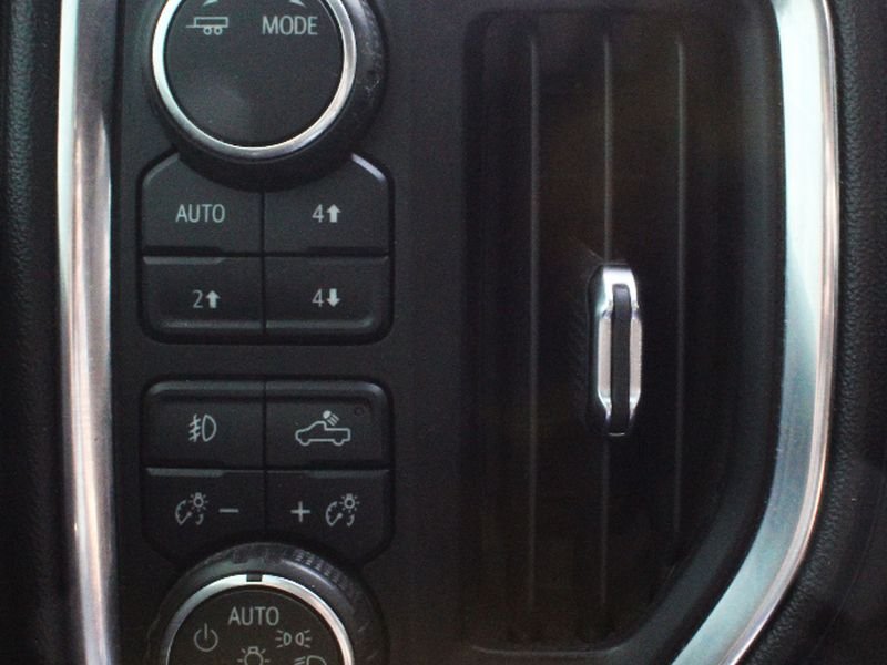 Used 2020 Iridescent Pearl Tricoat Chevrolet LTZ image 5
